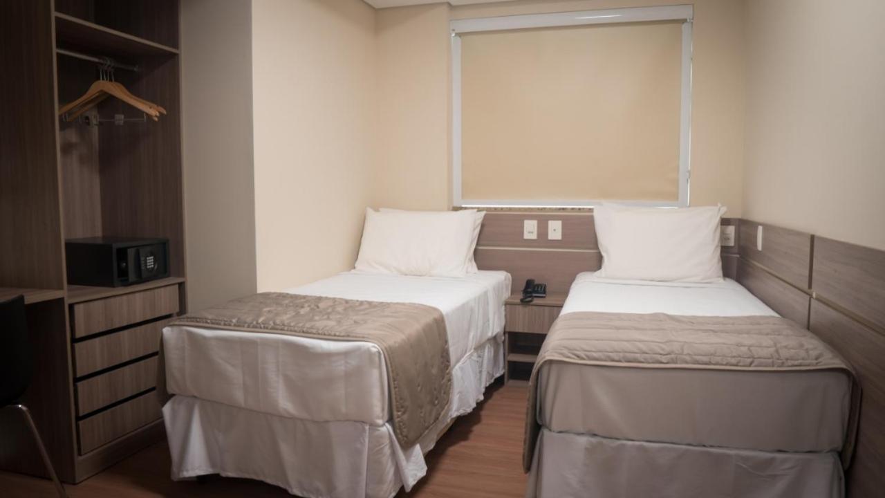 Hotel Golden Inn Lafaiete Консельейру-Лафаети Экстерьер фото