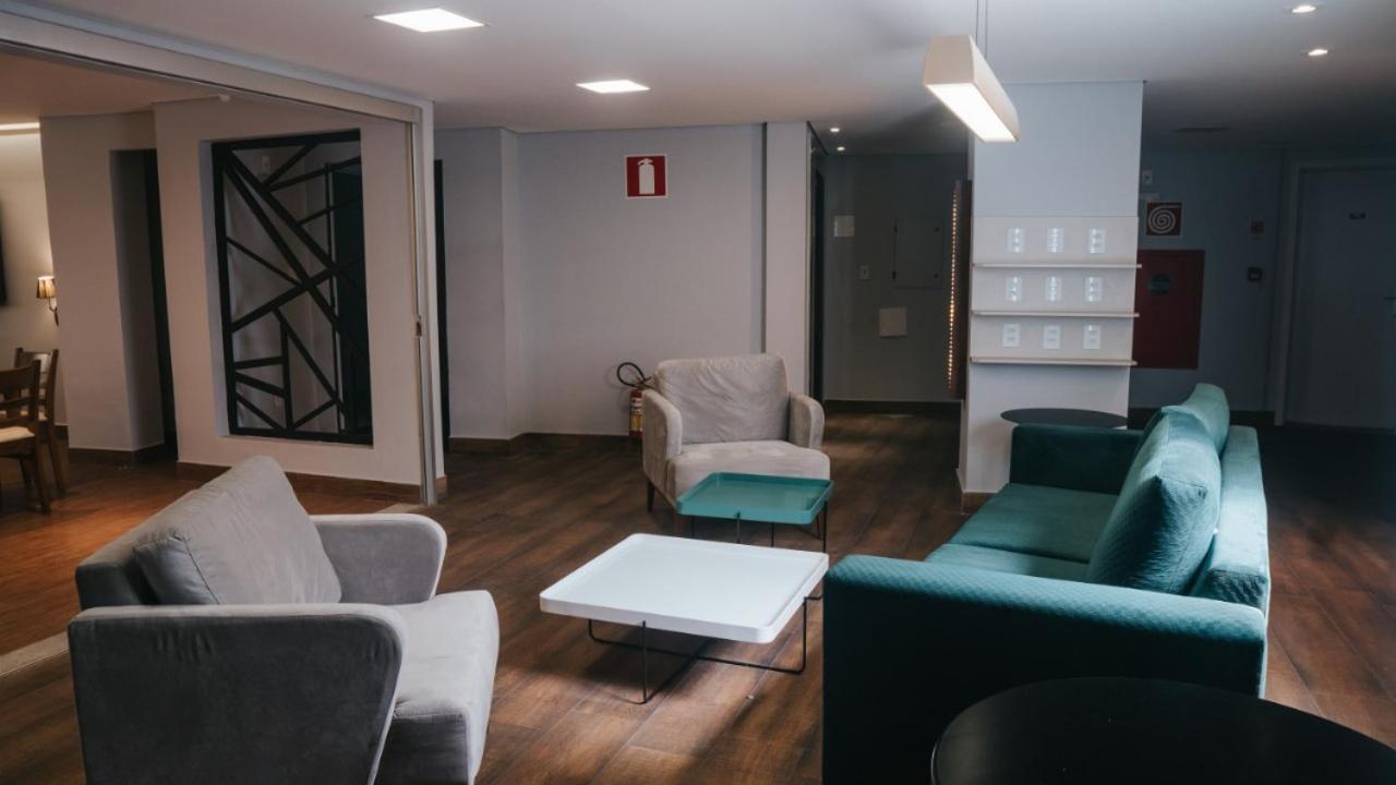 Hotel Golden Inn Lafaiete Консельейру-Лафаети Экстерьер фото