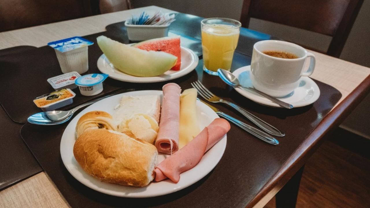 Hotel Golden Inn Lafaiete Консельейру-Лафаети Экстерьер фото
